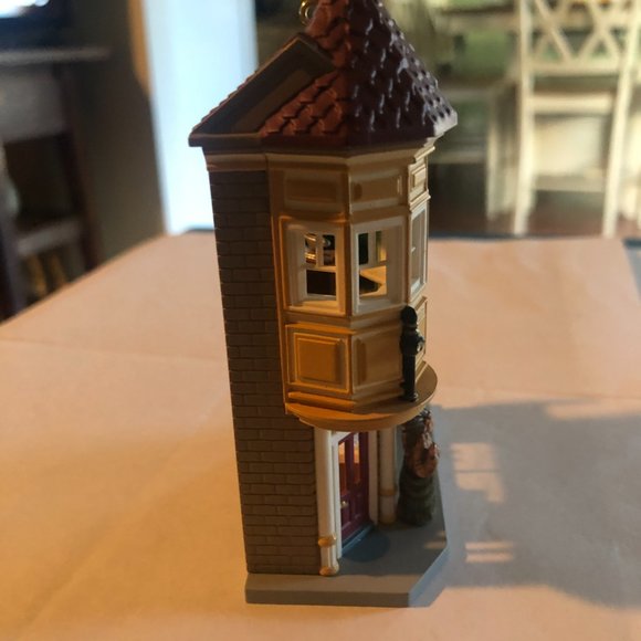 Hallmark 1994 Neighborhood Drugstore Nostalgic Houses Srs Christmas Ornament - Picture 2 of 5